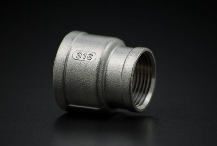 Stainless Steel Reduce Socket - 1 1/4 x 1 Inch / Female Thread x Female Thread